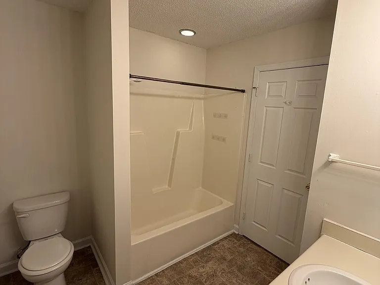 2905 Cedar Creek Rd #E — Photo 12