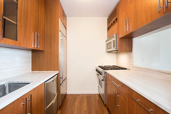 Rented by R New York | media 11