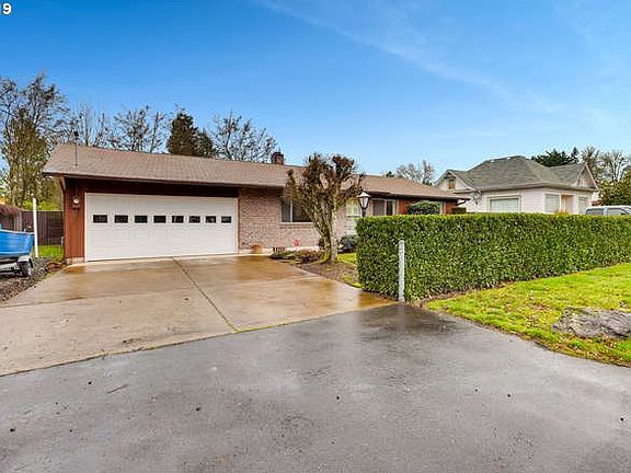 2nd image of 15175 SE Rupert Dr