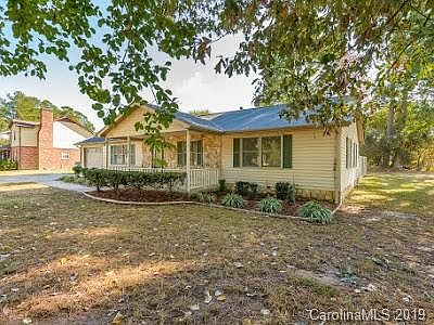 2nd image of 2916 Valleywood Dr