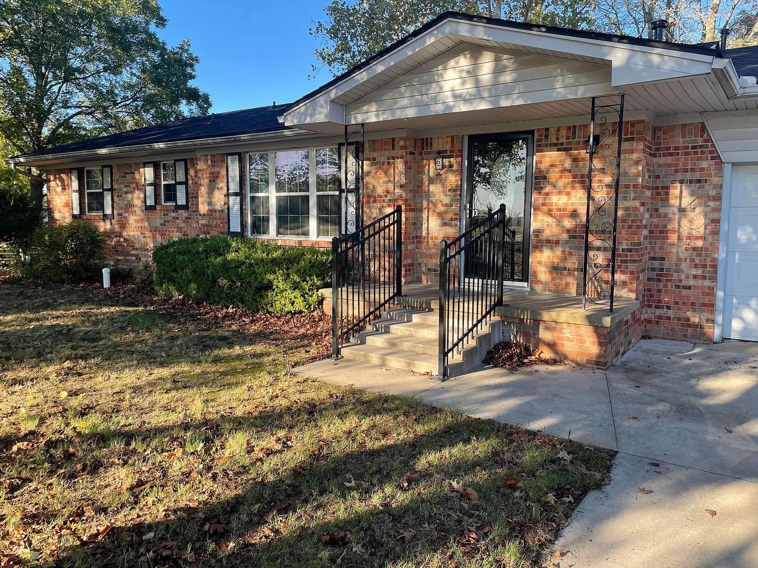 3 bed, 1175 sqft, $1,600 — Photo 1