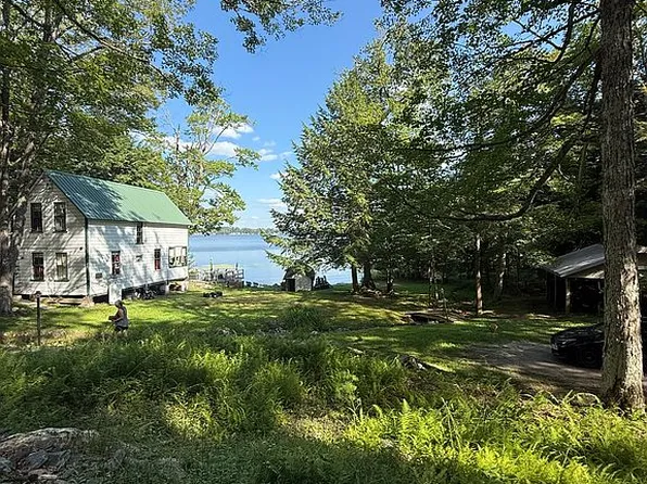 233 N Shore Rd W, Caroga Lake, NY 12032