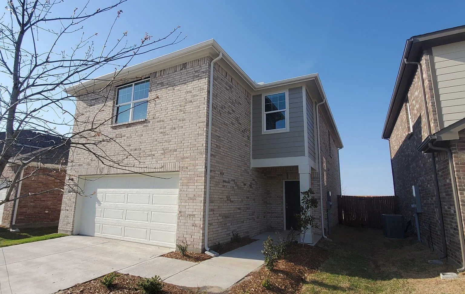 412 Forest St — Photo 2