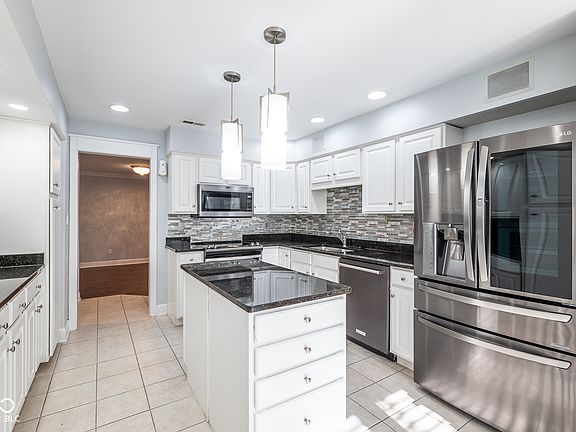 5th image of 8681 Jaffa Court East Dr APT 16