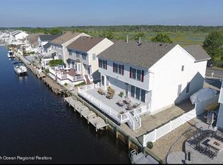 305 Bayview Ave, Bayville, NJ 08721