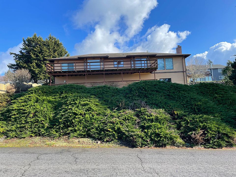 1st image of 16 Delores Dr