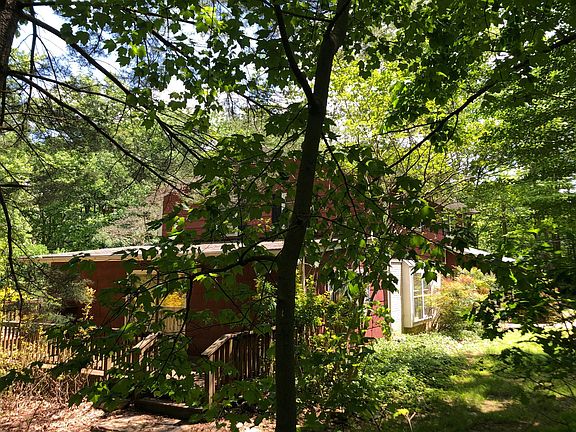 3rd image of 2803 Jackson Dr