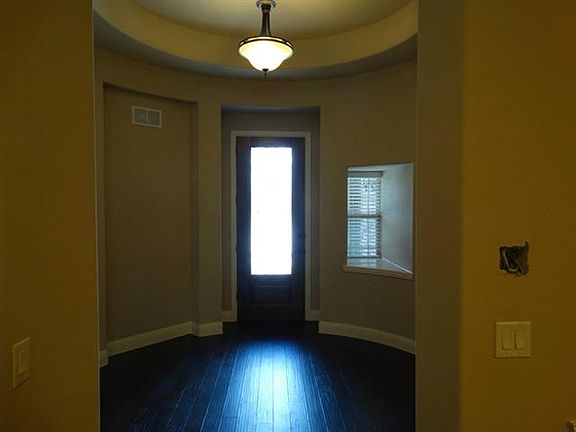 4th image of 224 Burnett Dr