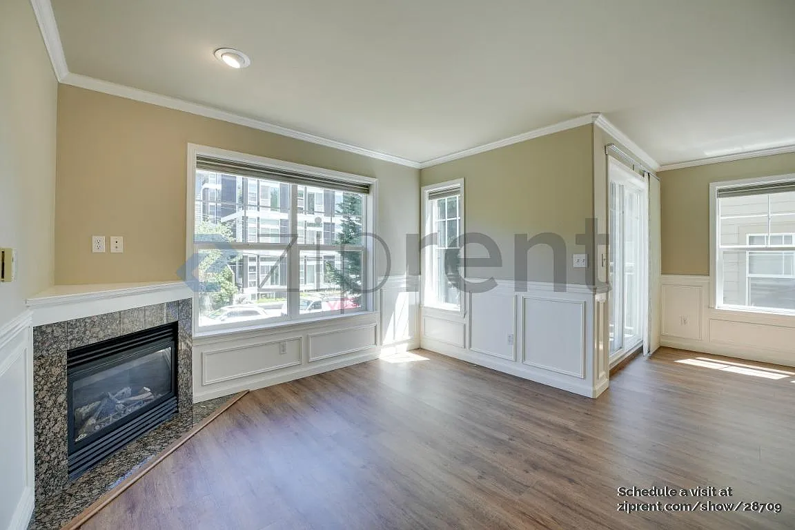 3 bed, 3.5 bath, 1350 sqft, $4,500 — Photo 4