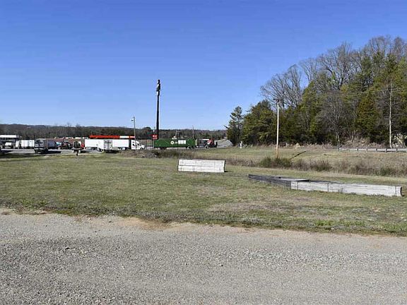 2nd image of 535 Highway 309 APT 1