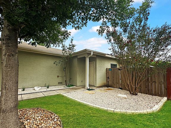 2nd image of 236B Anne Louise Dr