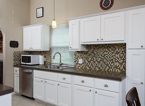 3rd image of 4434 Vermilion Dr