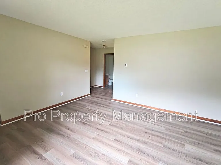 42 Lyric Ave — Photo 6