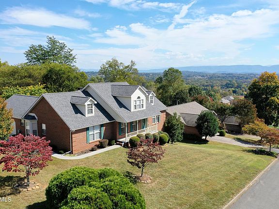 2nd image of 1203 Summerfield Dr