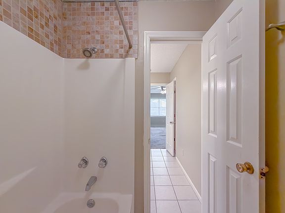 2nd image of 1102 Douglas Dr