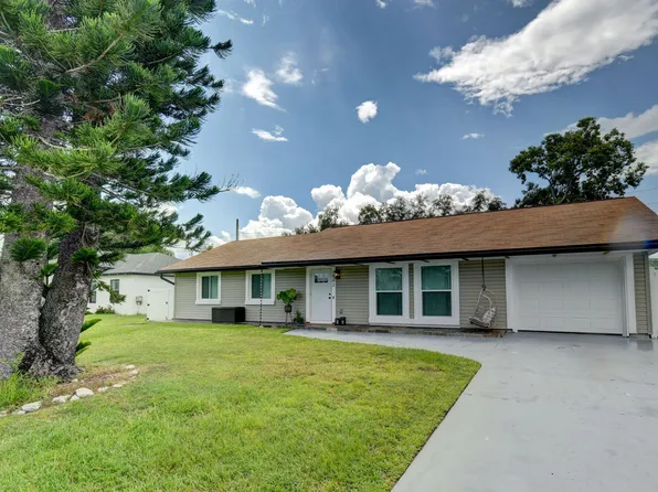 662 SE Chapman Avenue, Port St Lucie, FL 34984