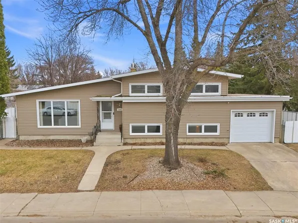 2501 Arlington AVENUE, Saskatoon, SK S7J 2J3