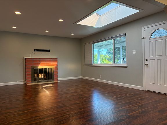 3rd image of 1750 Jones Ave