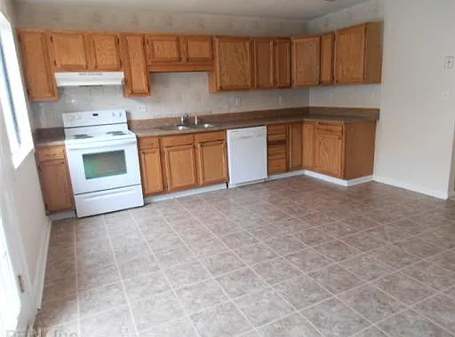 3640 Robin Hood - 1 — Photo 3