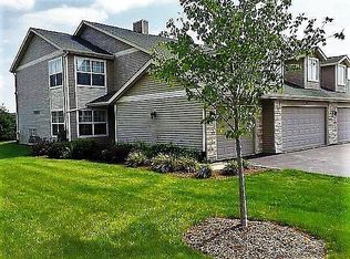 932 Penny Ln, Sycamore, IL 60178