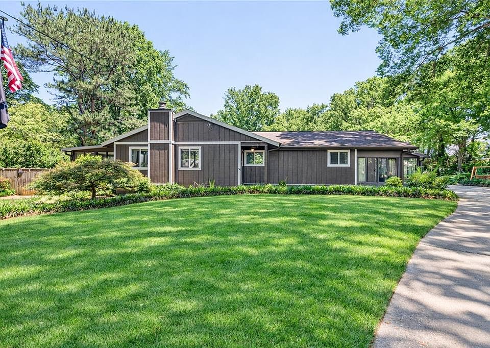 1st image of 3947 Bryn Mawr Ct