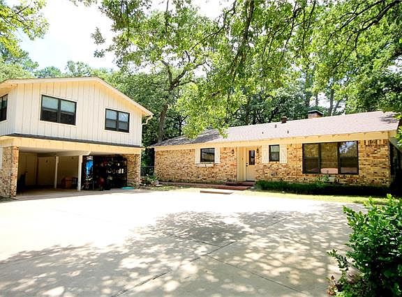 2nd image of 410 Hideaway Ln E