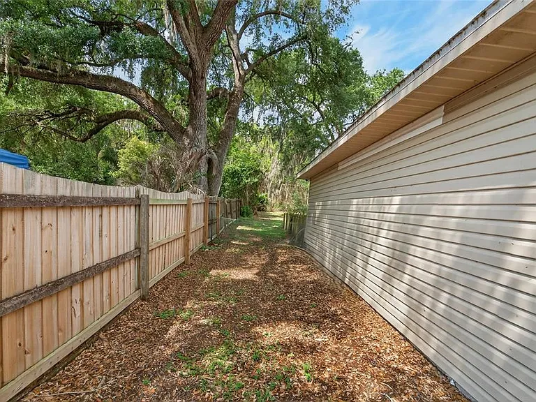 5502 Peach Ave — Photo 48