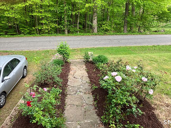 4th image of 81 Floeting Road