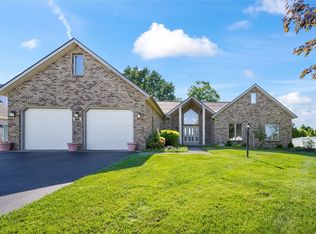 88 Nanette Dr, Rochester, NY 14626