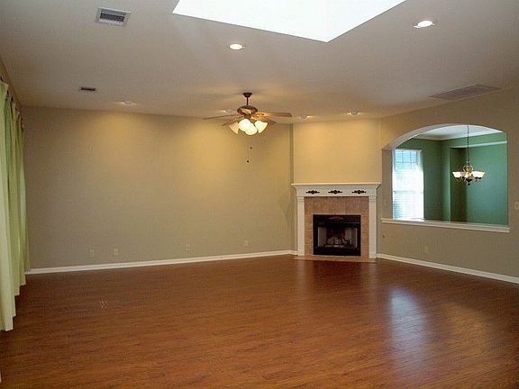 5th image of 203 Ambrose Dr