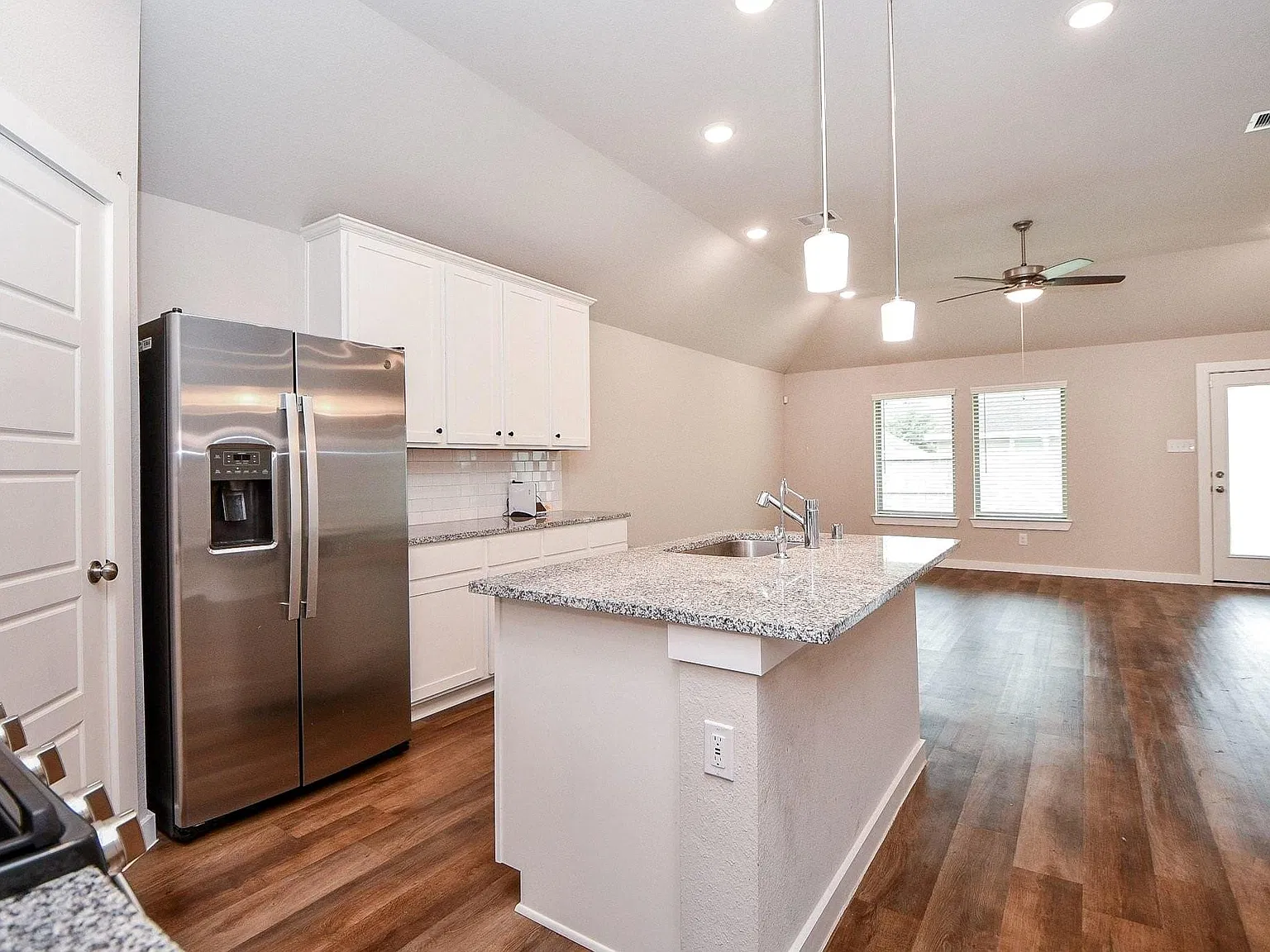 3 bed, 1780 sqft, $2,500 — Photo 4