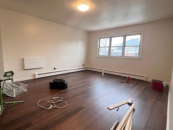 3rd image of 2750 Yates Ave #1