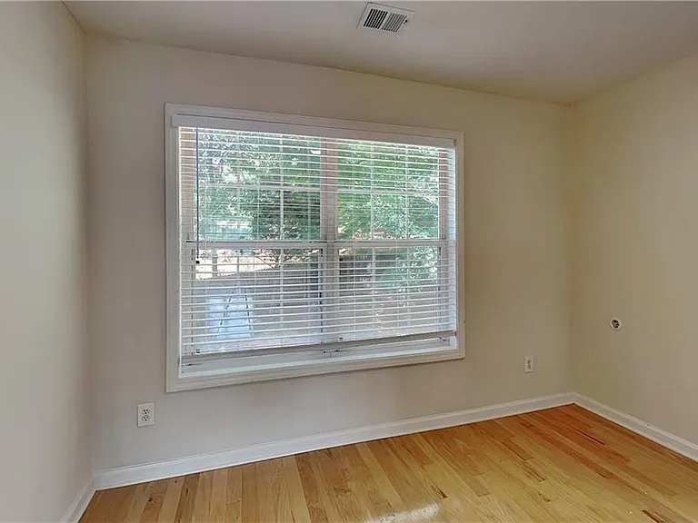 500 Cottonwood Close — Photo 18