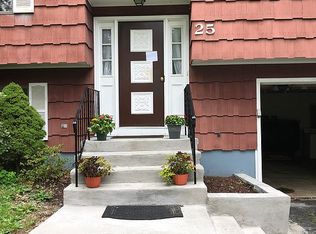 25 Garnet Rd, Trumbull, CT 06611