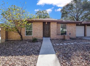 6918 N Forest Crest St, San Antonio, TX 78240