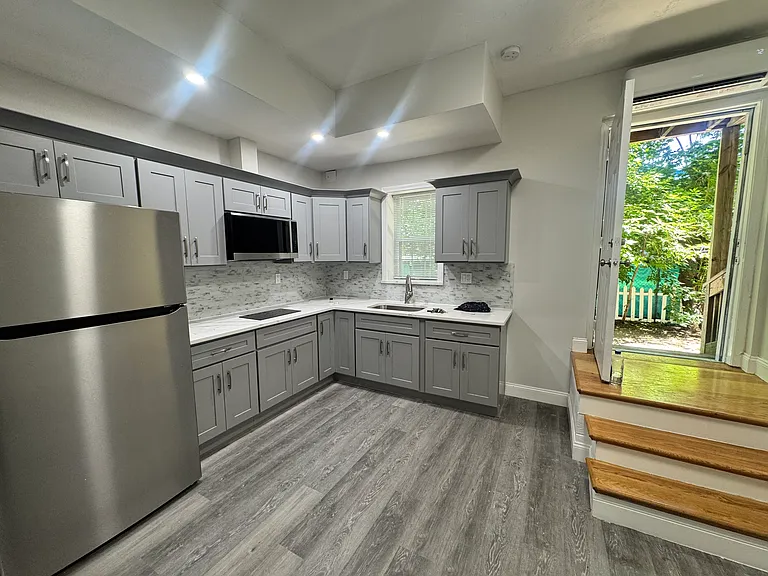 7 McCabe Ct #1 — Photo 13