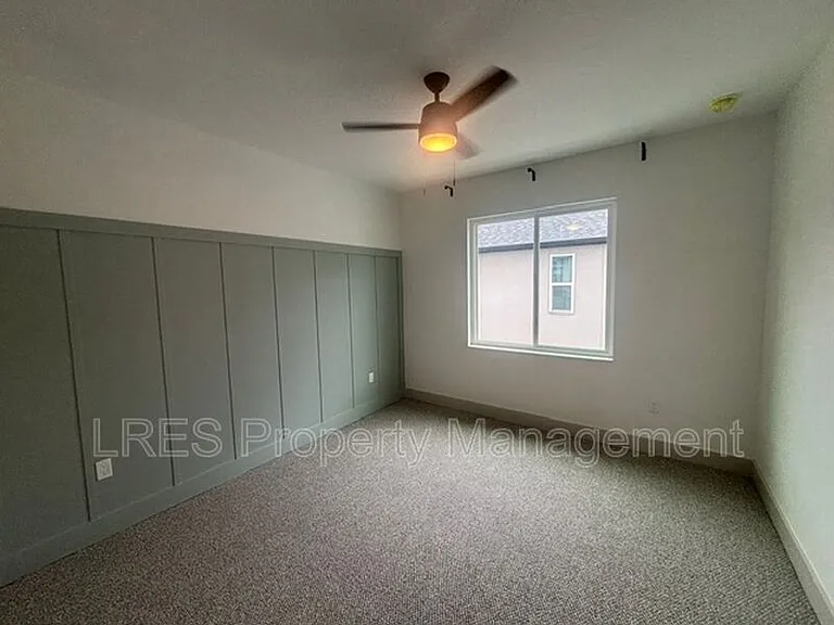 722 Ellwood Ave — Photo 28