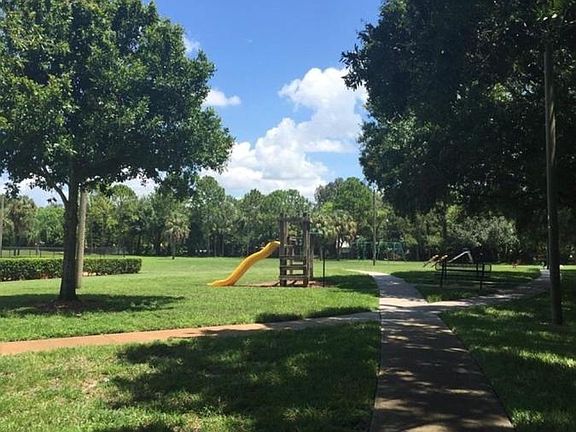 3rd image of 4515 W La Villa Ln
