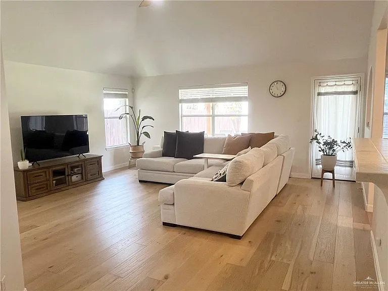 3304 Santa Olivia St — Photo 6