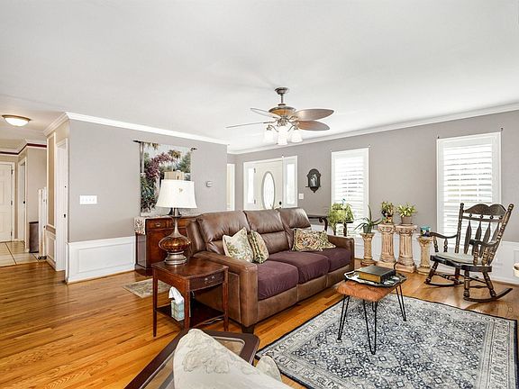 5th image of 6 E Fair Isle Dr