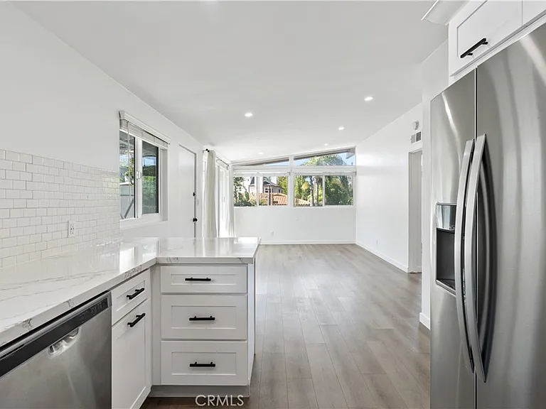 3205 Bayside Dr — Photo 4