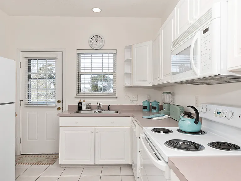 4612 Surf St — Photo 24