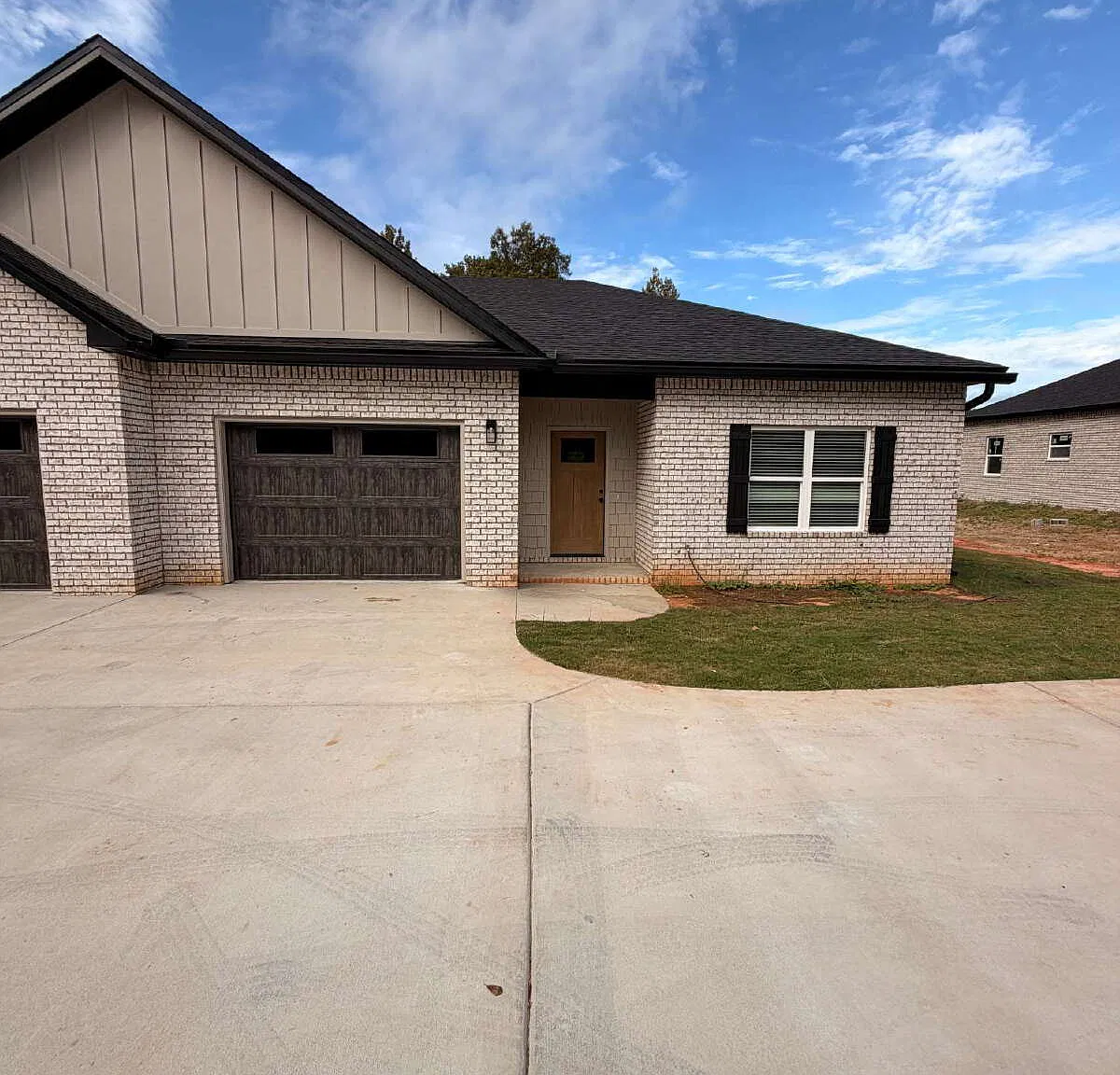 3 bed, 2.0 bath, 1400 sqft, $1,750 — Photo 1