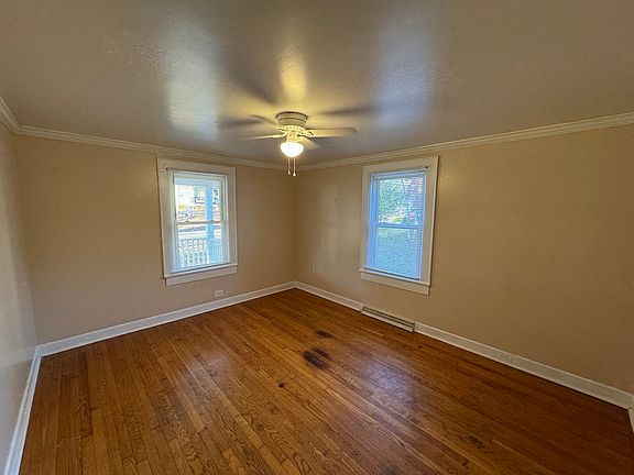 4th image of 714 E Sharpe St