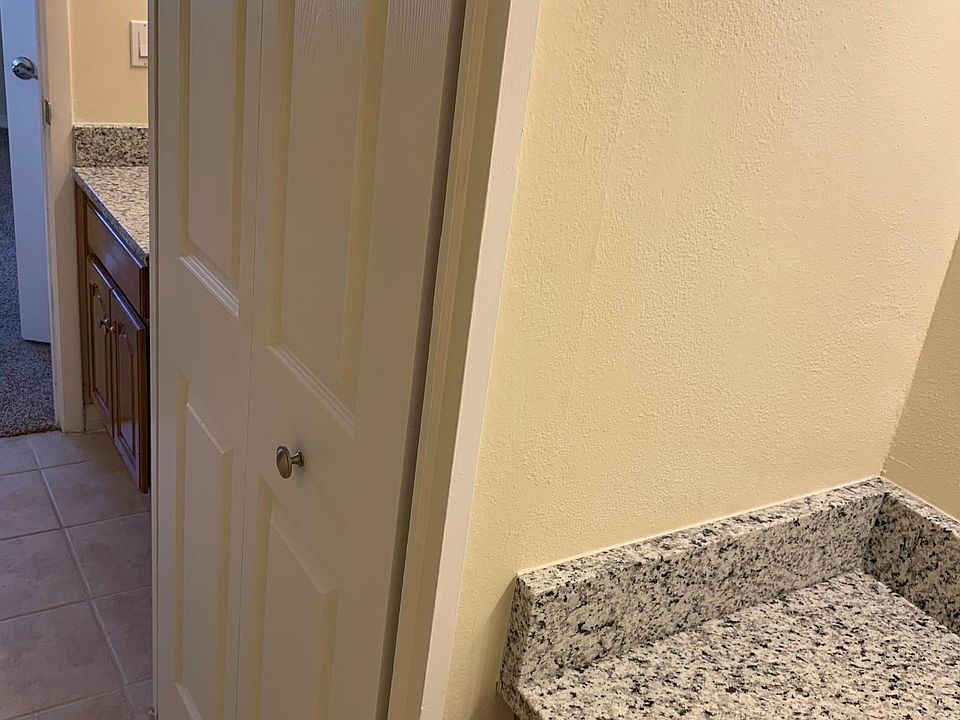 Dual granite undermount sinks with brand new faucets