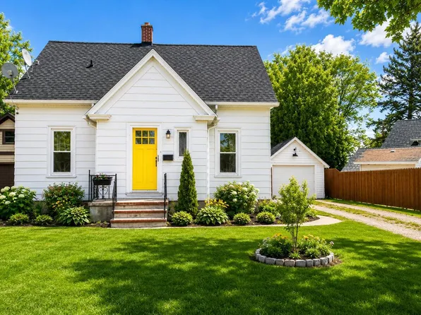 1102 Nagle AVENUE, Manitowoc, WI 54220