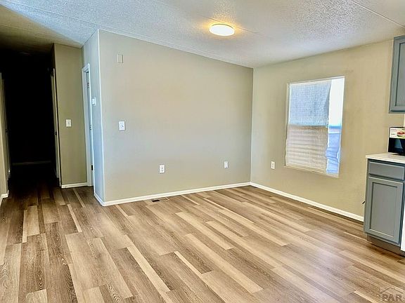 5th image of 2501 E 9th St