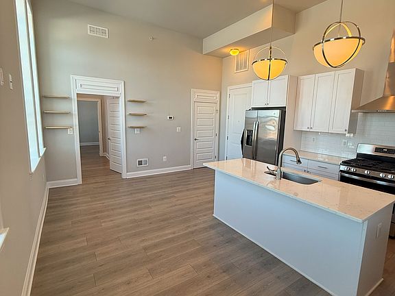 4th image of 45 E Gordon St #11322126