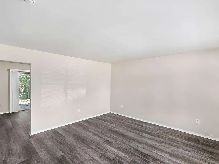 12513 Church St — Photo 33