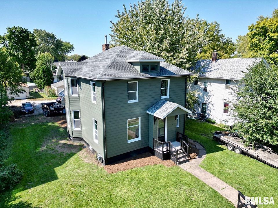 2024 Grand Ave, Davenport, IA 52803 Zillow